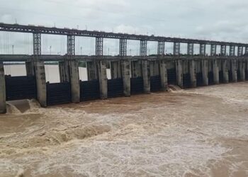 सतर्कतेचा इशारा : सारंगखेडा बॅरेजचे ४ व प्रकाशा बॅरेजचे ५ दरवाजे पूर्ण क्षमतेने उघडले