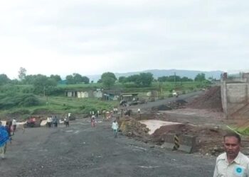 राष्ट्रीय महामार्ग अवजड वाहनांसाठी बंदच, बाजारपेठेत येणाऱ्या नागरिकांसाठी मात्र खूला