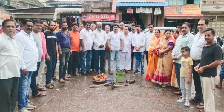 आ. शिरीषकुमार नाईक यांच्या हस्ते रस्ता क्रॉक्रीटीकरण कामाचा शुभारंभ