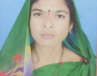 वापी- धुळे बसची दुचाकीला धडक महिला ठार, एक जण जखमी