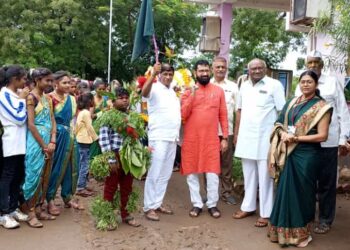 भालेर येथील कन्या विद्यालयाच्या दिंडीने वेधले गावकऱ्यांचे लक्ष