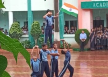 के . आर . पब्लिक स्कुल , ज्यु कॉलेज मध्ये कारगील विजय दिवस साजरा