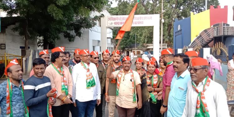 शहादा शहर भाजपातर्फे काॅग्रेसचे खा.अधिर रंजन चौधरी यांच्या पुतळ्यास जोडे मारो आंदोलन