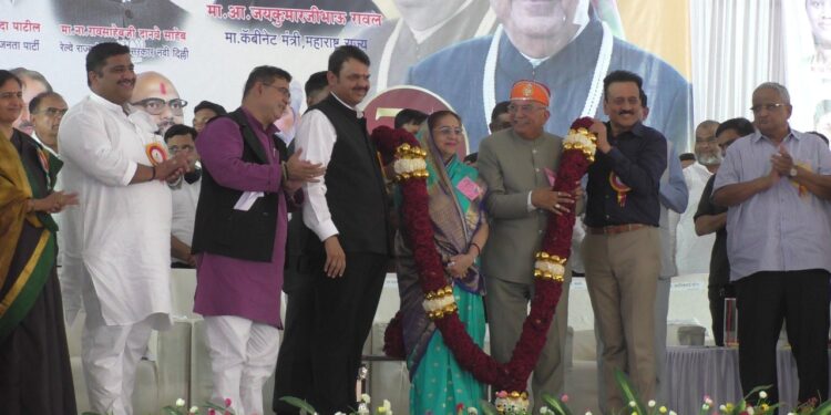 रावल गढीचा कर्तृत्व, नेतृत्व आणि दातृत्वाचा वारसा सरकारसाहेबांनी जोपासला : उपमुख्यमंत्री देवेंद्रजी फडणवीस यांचे गौरवोदगार