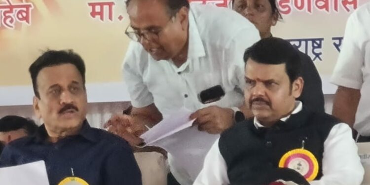 २२ उपसा सिंचन योजनांचा मंजूर वाढीव प्रस्तावास दिलेली स्थगिती मागे घ्यावी, भाजपाचे दीपक पाटील यांचे उपमुख्यमंत्र्यांना निवेदन