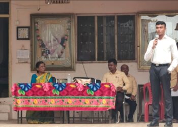 जिल्ह्यातले पहिले फ्लाईंग ऑफिसर कुणाल पवार यांनी कमला नेहरू महाविद्यालयातील विद्यार्थिनींशी साधला संवाद