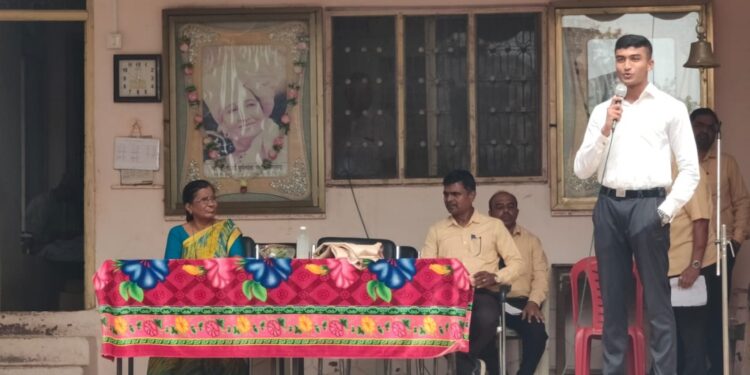 जिल्ह्यातले पहिले फ्लाईंग ऑफिसर कुणाल पवार यांनी कमला नेहरू महाविद्यालयातील विद्यार्थिनींशी साधला संवाद