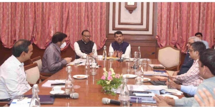 पाण्याचे आणि पथदिव्यांची थकित देयके अदा करण्यासाठीचा प्रस्ताव सादर करावा : उपमुख्यमंत्री देवेंद्र फडणवीस