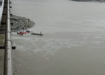 इंदोर अंमळनेर बस नर्मदा नदीत कोसळली, १३ प्रवाशांची जलसमाधी