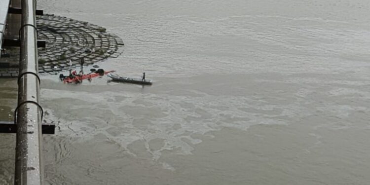 इंदोर अंमळनेर बस नर्मदा नदीत कोसळली, १३ प्रवाशांची जलसमाधी