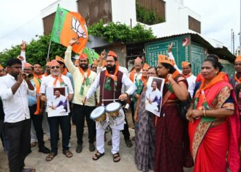 राष्ट्रपती पदावर द्रौपदी मुर्मू विजयी झाल्याने नंदूरबार येथे भाजपातर्फे जल्लोष