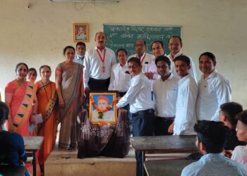 तळोदा येथे लोकमान्य बाळगंगाधर टिळक व लोकशाहीर अण्णाभाऊ साठे यांना अभिवादन