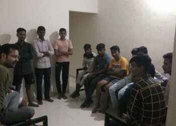 संवाद’ उपक्रमातंर्गत समाज कल्याण अधिकाऱ्यांचा, शासकीय वसतीगृहात एक दिवस मुक्काम