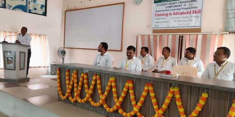 के.व्ही. पटेल कृषी महाविद्यालयात एक दिवसीय उद्योजकता शिबिर उत्साहात