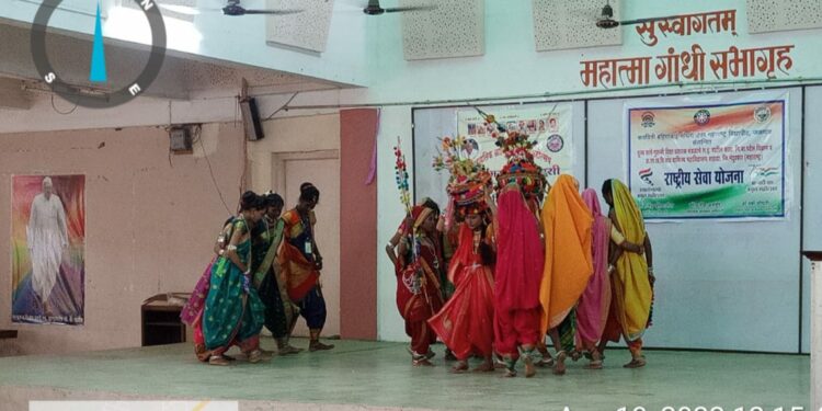 साने गुरूजी महाविद्यालयात जागतिक आदिवासी दिवस व क्रांती दिवस साजरा