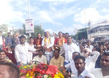 कॅबिनेट मंत्री डॉ.विजयकुमार गावित यांचे नंदुरबार भव्य स्वागत, हजारो कार्यकर्त्यांच्या उपस्थिती साडे पाच तास चालली रॅली