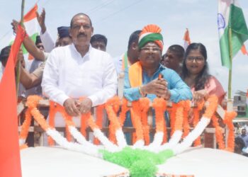 आदिवासी विकास विभागाव्दारे जिल्ह्याच्या सर्वांगीण विकास करणार : डॉ.विजयकुमार गावित