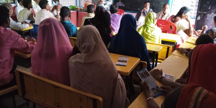 वनहक्क पेसा केंद्र नंदुरबार यांच्यावतीने गावात स्वातंत्र्याचा अमृत महोत्सव साजरा