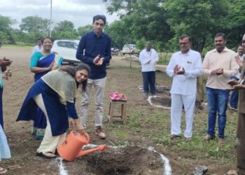 पुरुषोत्तमनगर येथील वाल्मिकी विद्यालयात  स्वातंत्र्याचा अमृत महोत्सव विविध कार्यक्रमांनी साजरा