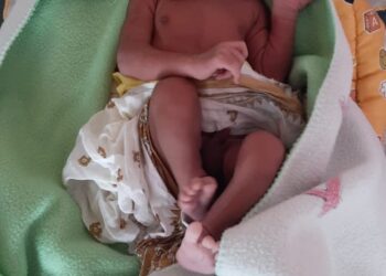 धक्कादायक:  पॅसेंजर रेल्वेमध्ये दहा दिवसांचे गोंडस बाळ सापडले; पालकांचा शोध सुरू