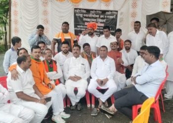 नवापूर पालिकेच्या भ्रष्टाचाराविरुद्ध भाजपा तालुकाध्यक्ष भरत गावीत यांचे उपोषण कारवाईच्या आश्वासनानंतर तूर्त मागे