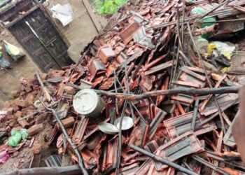 चितवी येथे अतिवृष्टीमुळे घराची भिंत अंगावर कोसळल्याने महिलेचा जागीच मृत्यू