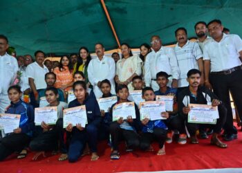 ना.डॉ.विजयकुमार गावीतांच्या वाढदिवसानिमित्त मॅरेथॉन स्पर्धा, सुमारे ५०० खेळाडूंचा सहभाग