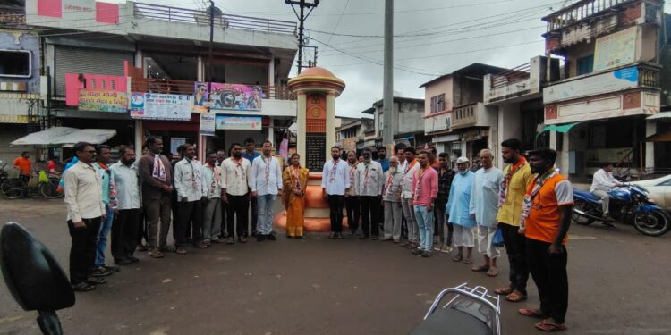 तळोदा येथे हुतात्मा स्मारका जवळ राष्ट्रवादीतर्फे सामूहिक राष्ट्रगीत