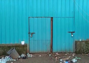 नवापुरात जुगार अड्ड्यावर  धाड,  चार महिलांसह ६४ जणांना अटक, ३५ लाखांचा मुद्देमाल जप्त