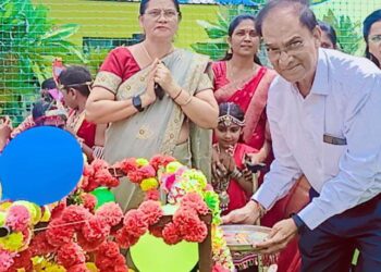 के . आर . पब्लिक स्कुल , ज्यु . कॉलेजमध्ये  दहिहंडी साजरी