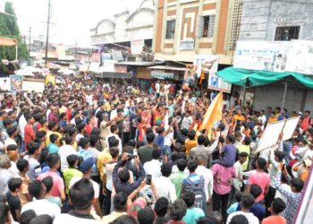 नंदुरबारात ९ व्यायाम शाळेच्या गोविंदा पथकाने फोडली दहीहंडी