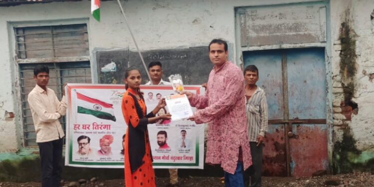 फत्तेपूर येथे भाजपा किसान मोर्चातर्फे गुणवंत विद्यार्थ्यांचा सत्कार