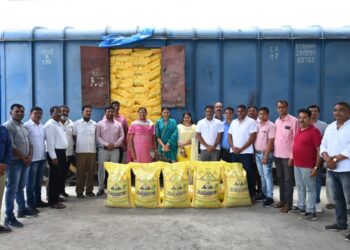 शेतकऱ्यांना मुबलक प्रमाणात युरिया उपलब्ध,  रेल्वे रॅक पॉइंटला भेटी प्रसंगी खा. डॉ. हिना गावित यांचे प्रतिपादन