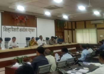 पीएम किसान योजनेचे ई- केवायसीचे काम प्राधान्याने पूर्ण करावे : जिल्हाधिकारी मनीषा खत्री