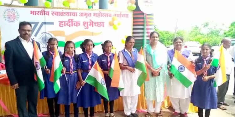 ध्वज खरेदी करणे शक्य नाही त्यांच्यासाठी मोफत वितरण : मुख्य कार्यकारी अधिकारी रघुनाथ गावडे