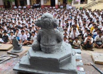 डी.आर.हायस्कूलमध्ये पर्यावरण पूरक गणेश मुर्ती कार्यशाळा