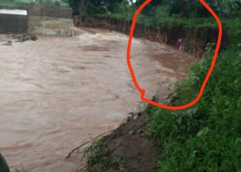 वाघशेपा येथे पुरलेले तीन मृतदेह वाहून गेल्याचा गावकऱ्यांचा दावा