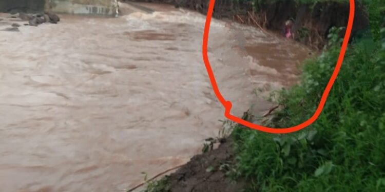 वाघशेपा येथे पुरलेले तीन मृतदेह वाहून गेल्याचा गावकऱ्यांचा दावा