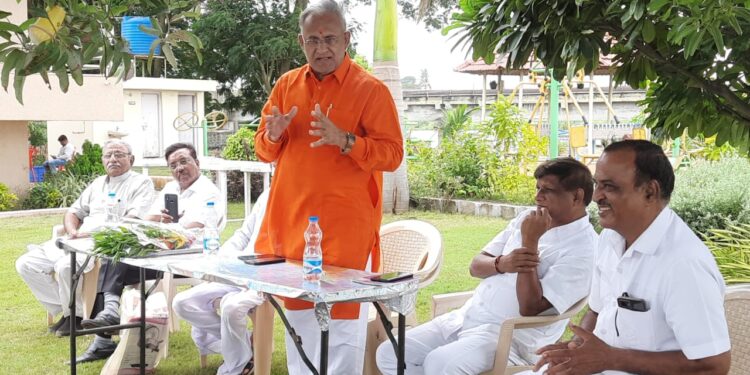 आदिवासी विकास मंत्री आपलेच,  : मा आ. चंद्रकांत रघुवंशी