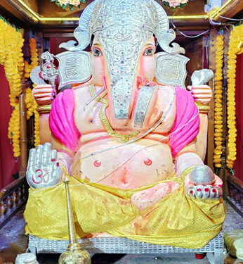 श्रीमंत बाबा गणपती मंडळातर्फे महाआरतीसह महाप्रसाद वाटपाचे आयोजन