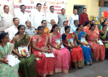 नंदुरबारला ब्राह्मण समाजातर्फे आदर्श शिक्षक गौरव पुरस्कार