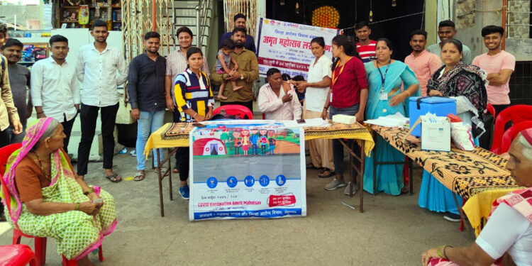 गणेशोत्सवानिमित्त मातृवंदना प्रतिष्ठानतर्फे १०२ नागरीकांना कोरोना प्रतिबंधक लस