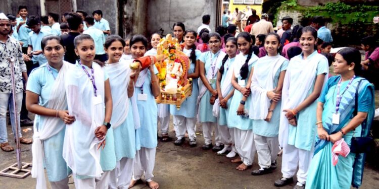 तळोदा तालुका मराठी पत्रकार संघातर्फे दीड दिवसाच्या गणरायाचे उत्साहात विसर्जन