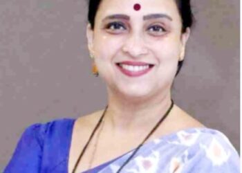 भाजपा नेत्या प्रदेश उपाध्यक्ष चित्राताई वाघ हे खडक्या गावी जाऊन पिडीत मुलीच्या कुटुंबियांची भेट