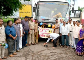 नंदुरबार आगारातून अष्टविनायक दर्शनयात्रा बस रवाना