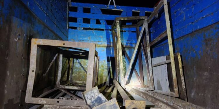 गावकऱ्यांच्या सतर्कतेमुळे दोन चोरट्यांना चोरी करताना रांगे हात पकडले