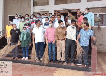 प्रत्येक  कर्मचाऱ्याने  स्वच्छतादूत म्हणून काम केले पाहिजे- रघुनाथ गावडे