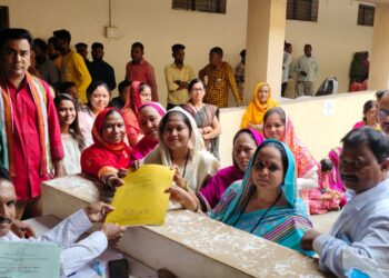 जिल्ह्यातील २०६ ग्रामपंचायतींसाठी लोकनियुक्त  सरपंचांसाठी १ हजार ३२१ तर सदस्यपदासाठी पाच हजार २७५ नामांकने दाखल