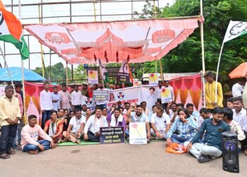 वेदांत प्रकल्प महाराष्ट्राबाहेर गेल्याने राष्ट्रवादी युवक कॉंग्रेसतर्फे निषेध आंदोलन