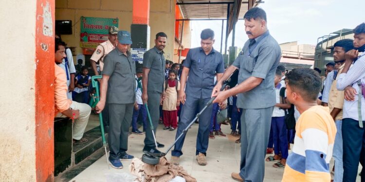 नवापूर येथील बस्थानक परिसराची बॉम्बशोधक पथकाकडून तपासणी